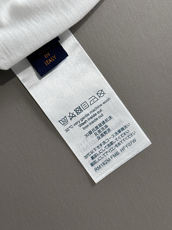 ブランドTシャツ着用イメージ